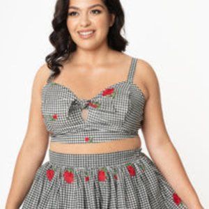 Unique Vintage Plus Size Black Gingham & Red Roses Chessie Crop Top - 3X/20